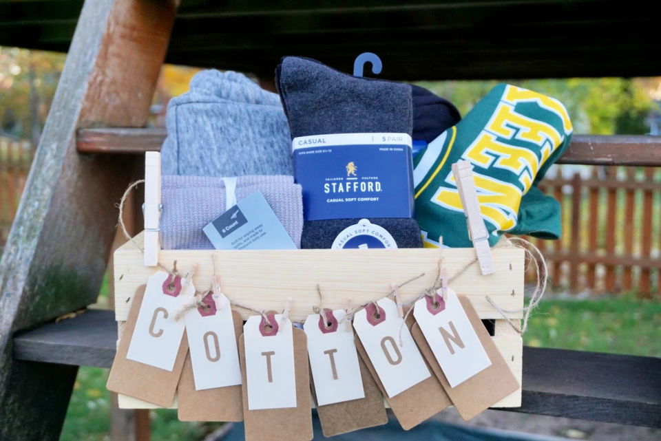 DIY 2nd Anniversary Gift Basket