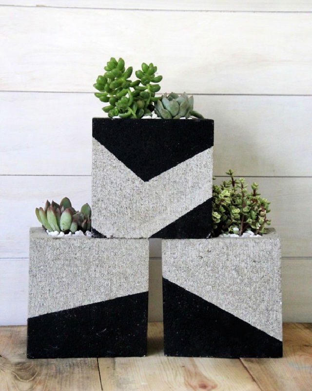 Easy DIY Painted Cinder Block Planters