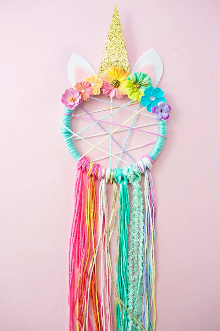 Easy DIY Unicorn Dreamcatcher
