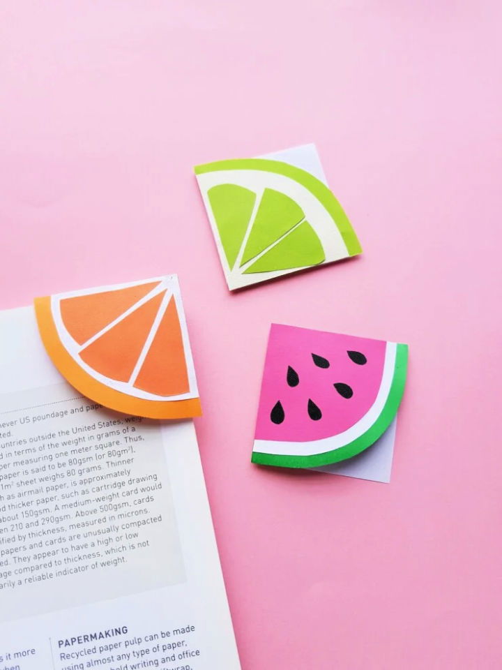 How to Make Fruit Slice Corner Bookmarks