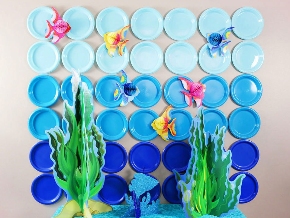 Make an Under the Sea Bubble Backdrop